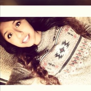 Meet your Posher, Ofelia